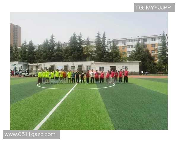 带通的足球明星如何在绿茵场上展现个人魅力与团队精神